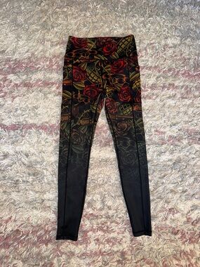 Constantly Varied Gear patterned leggings XS